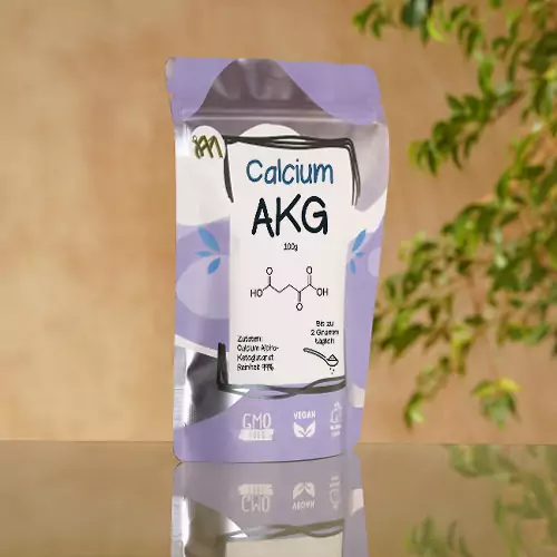 AKG mit Verpackung auf einem Tisch